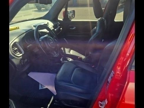 Used 2019 Jeep Renegade Limited w/ Quick Order Package 22P image 3