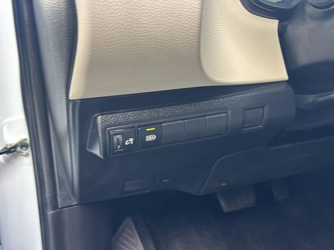 Used 2022 Toyota Corolla LE FWD image 31