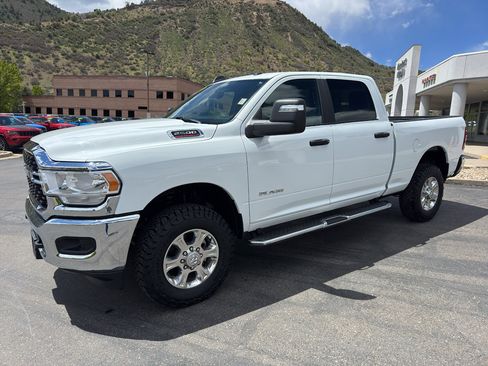 Used 2024 RAM 2500 Big Horn AWD/4WD image 3
