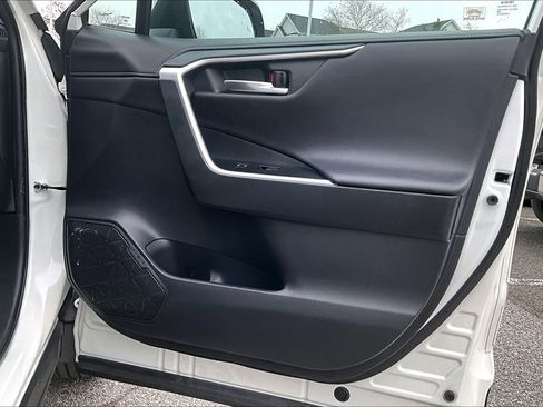 Used 2021 Toyota RAV4 Limited image 23
