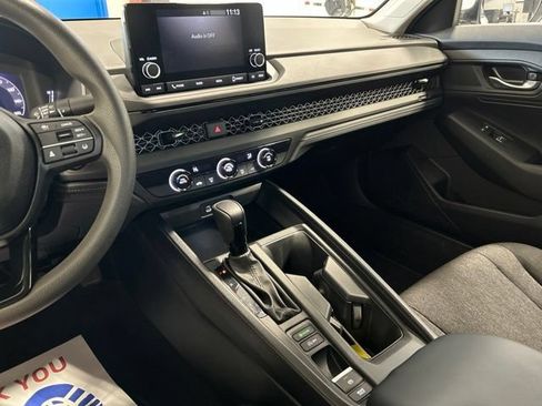 Certified 2025 Honda Accord LX image 28