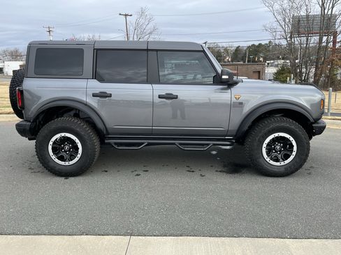 Used 2024 Ford Bronco Badlands image 10