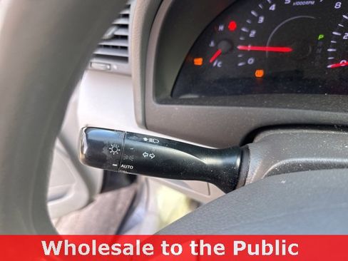 Used 2011 Toyota Camry LE image 19