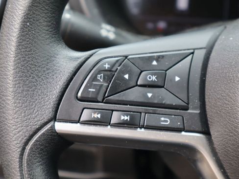 Used 2022 Nissan Kicks SV FWD image 12