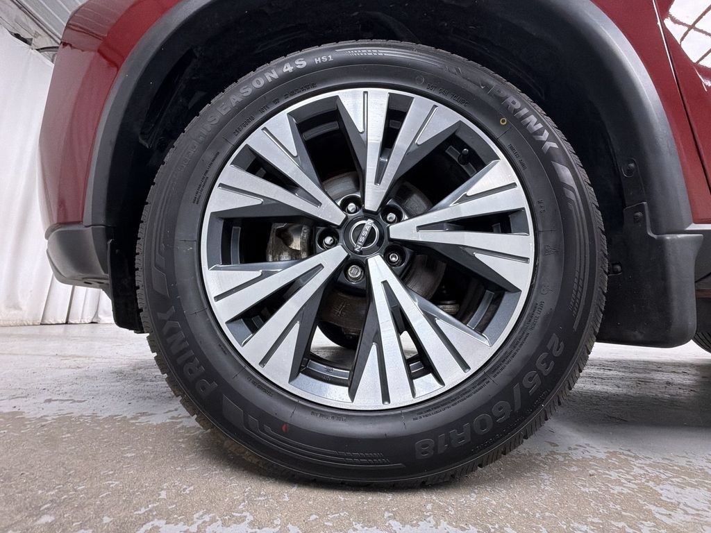 Used 2023 Nissan Rogue SV AWD/4WD image 14