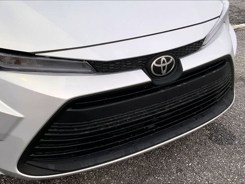 Used 2026 Toyota Corolla LE image 29