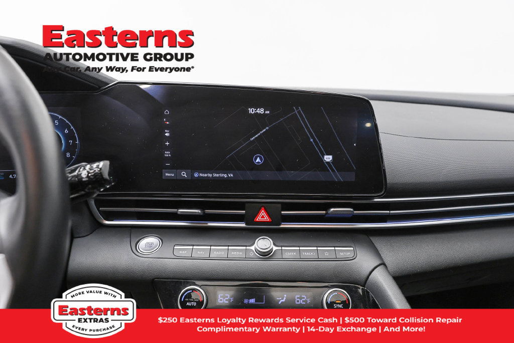 Used 2025 Hyundai Elantra SEL FWD image 13