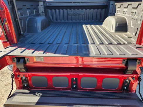 Used 2025 GMC Sierra 1500 AT4 w/ AT4 Premium Package image 26