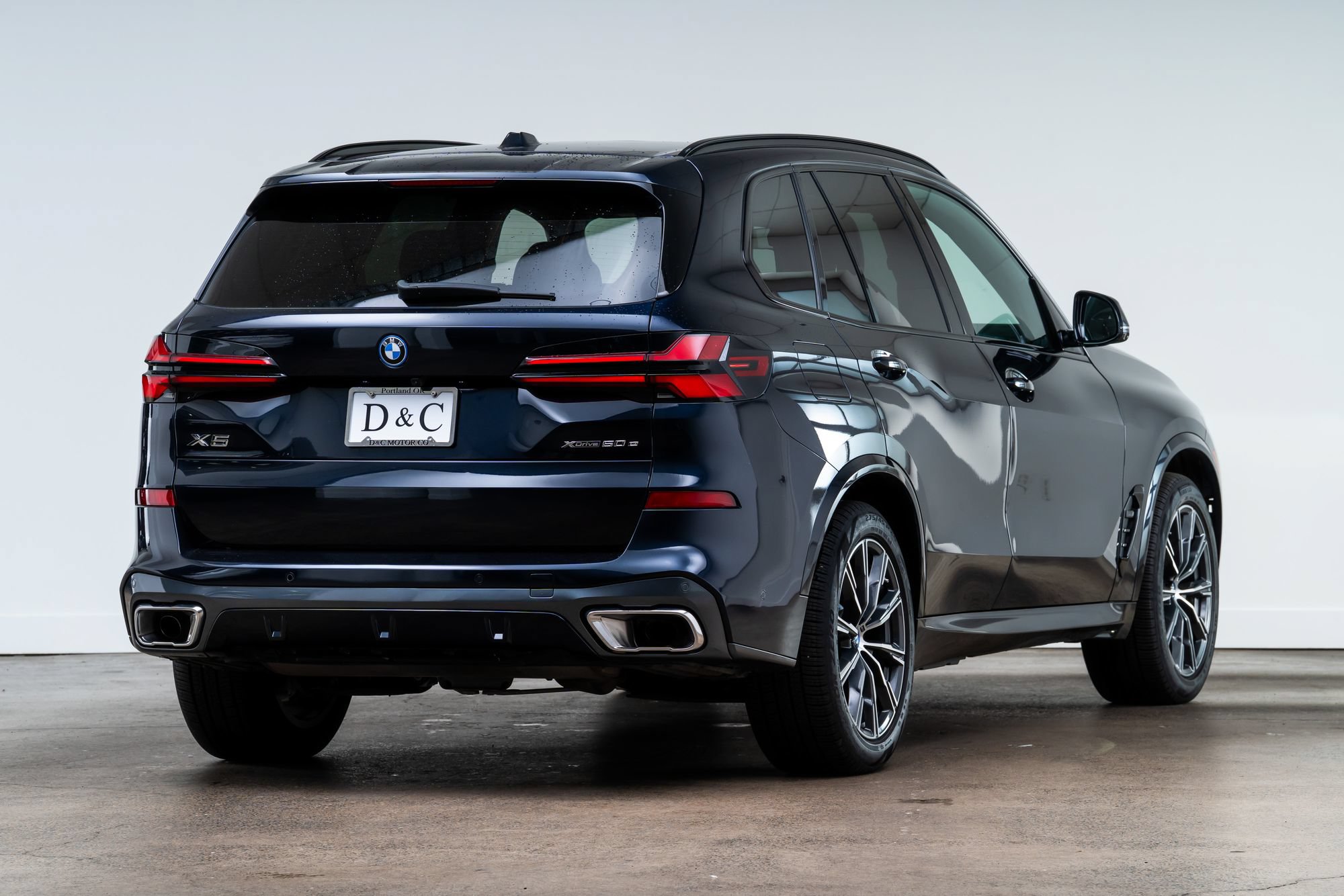 Used 2024 BMW X5 xDrive50e w/ Executive Package AWD/4WD image 7