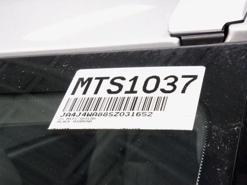 New 2025 Mitsubishi Outlander AWD image 34