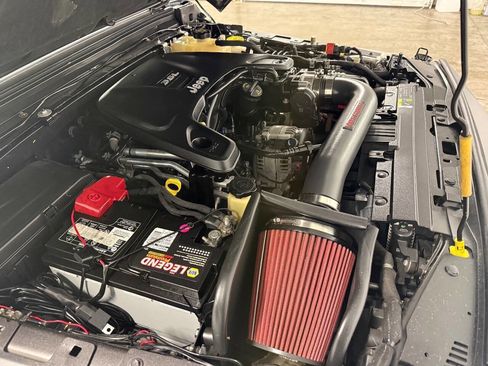 Used 2018 Jeep Wrangler Unlimited Sahara w/ Dual Top Group image 24