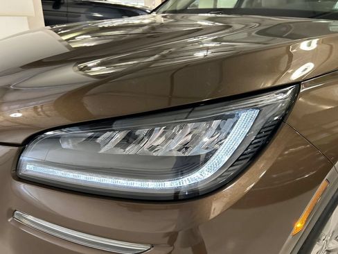 Used 2022 Lincoln Corsair AWD w/ Premium Package image 7
