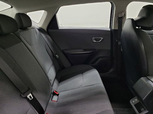 Used 2025 Kia K4 FWD image 19