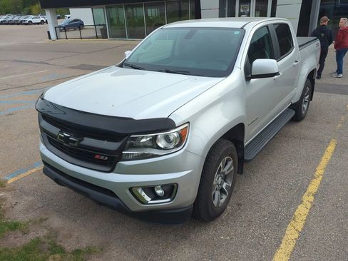 Used 2016 Chevrolet Colorado Z71 AWD/4WD image 2