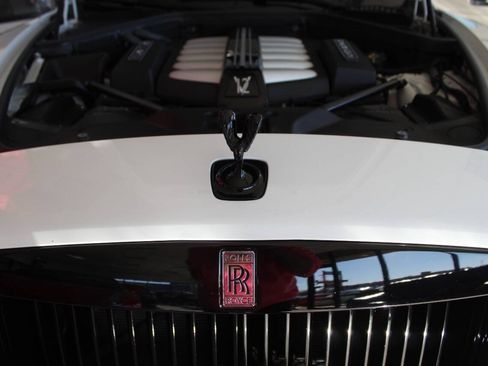 Used 2019 Rolls-Royce Dawn RWD image 22