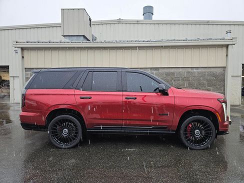 Used 2025 Cadillac Escalade V AWD/4WD image 9