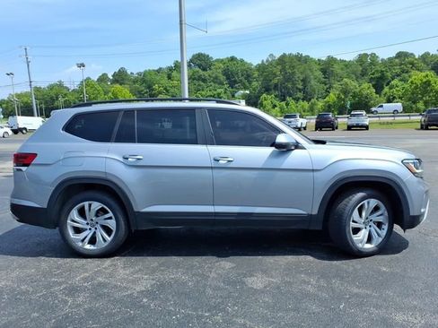 Used 2023 Volkswagen Atlas SE w/ Panoramic Sunroof Package AWD/4WD image 2