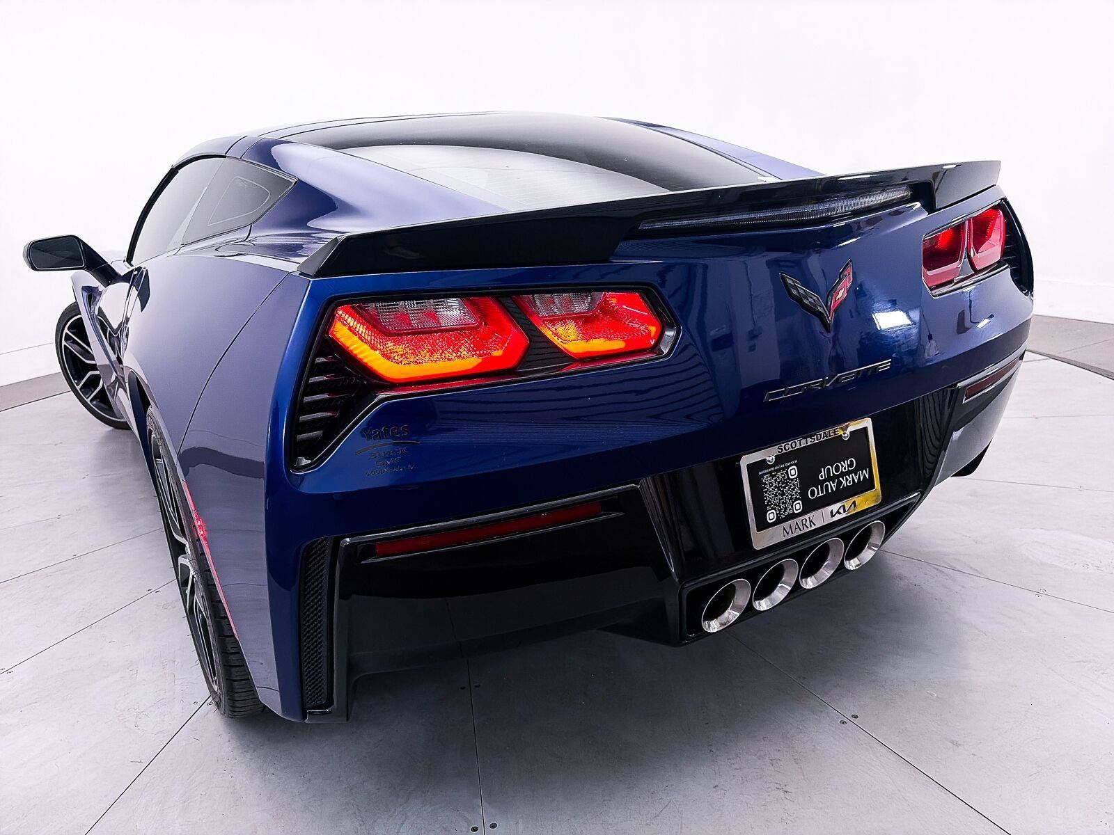 Used 2017 Chevrolet Corvette Stingray Coupe RWD image 5