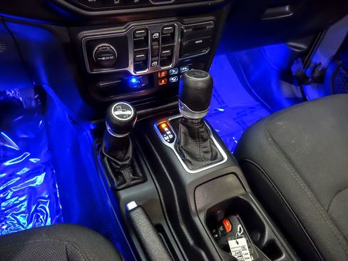 Used 2020 Jeep Wrangler Unlimited Sport S image 19