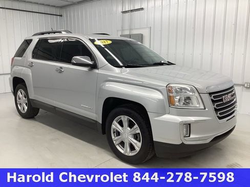 Used 2017 GMC Terrain SLT image 1