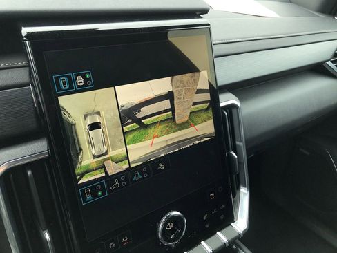 Used 2025 GMC Acadia Elevation image 22