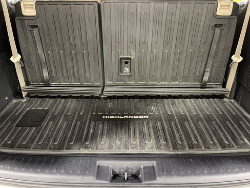 Used 2020 Toyota Highlander Platinum image 15