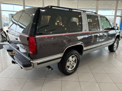 Used 1993 Chevrolet Suburban 4WD image 3