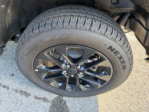 Used 2025 Jeep Wrangler Unlimited Sahara AWD/4WD image 12