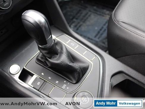 Used 2019 Volkswagen Tiguan SE image 43