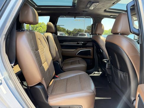 Used 2021 Kia Telluride SX w/ SX Prestige Package AWD/4WD image 22