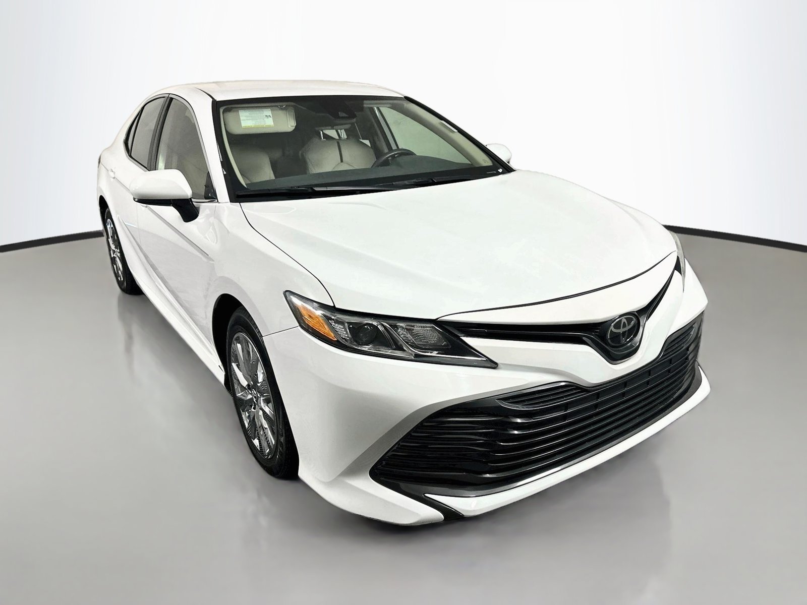 Used 2020 Toyota Camry LE FWD image 1