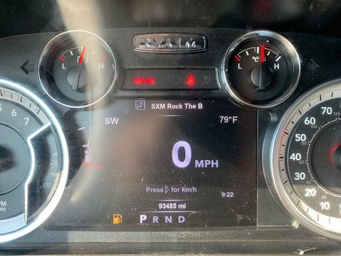Used 2019 RAM 1500 Classic SLT w/ SLT Plus D←cor Group AWD/4WD image 29