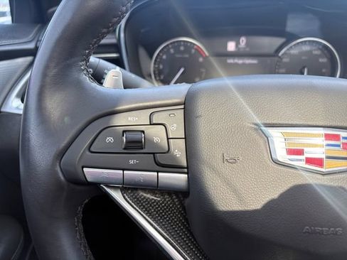 Used 2022 Cadillac XT6 Sport AWD/4WD image 26