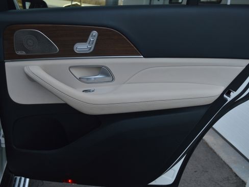 Used 2023 Mercedes-Benz GLS 450 450 image 33