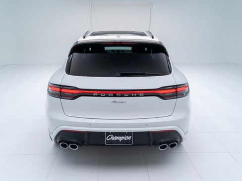 Certified 2026 Porsche Macan AWD/4WD image 10
