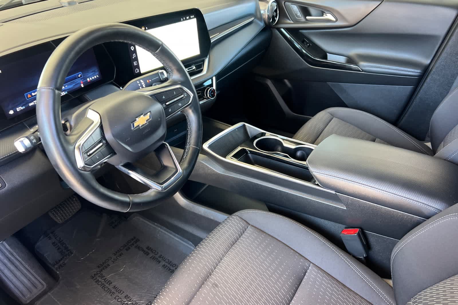 Used 2025 Chevrolet Equinox LT AWD/4WD image 11