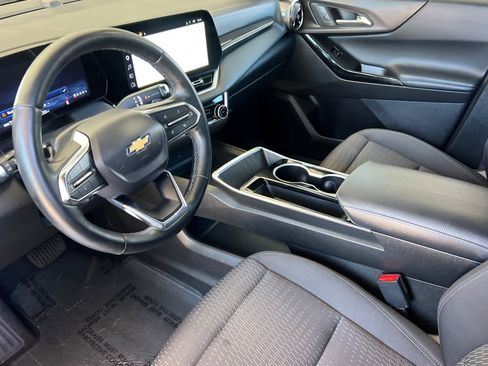 Used 2025 Chevrolet Equinox LT AWD/4WD image 11