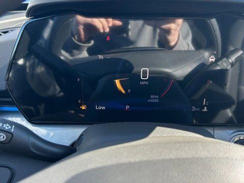 New 2026 Chevrolet Trax LT w/ Sunroof Package image 23