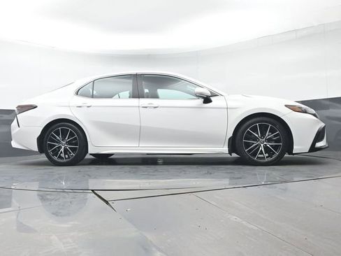 Used 2024 Toyota Camry SE image 36