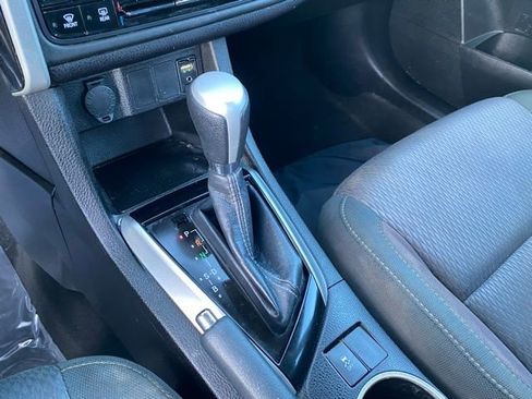 Used 2018 Toyota Corolla LE image 23