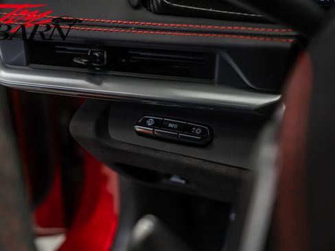 Used 2022 Chevrolet Corvette Stingray w/ Z51 Performance Package image 36