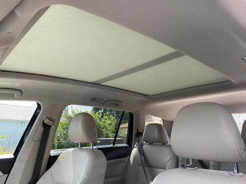 Used 2022 Volkswagen Atlas SEL R-Line image 24