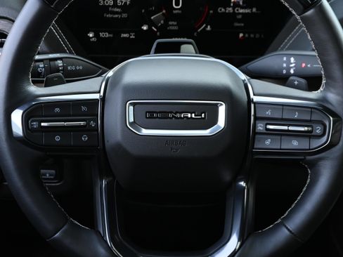 Used 2025 GMC Yukon Denali Ultimate image 34