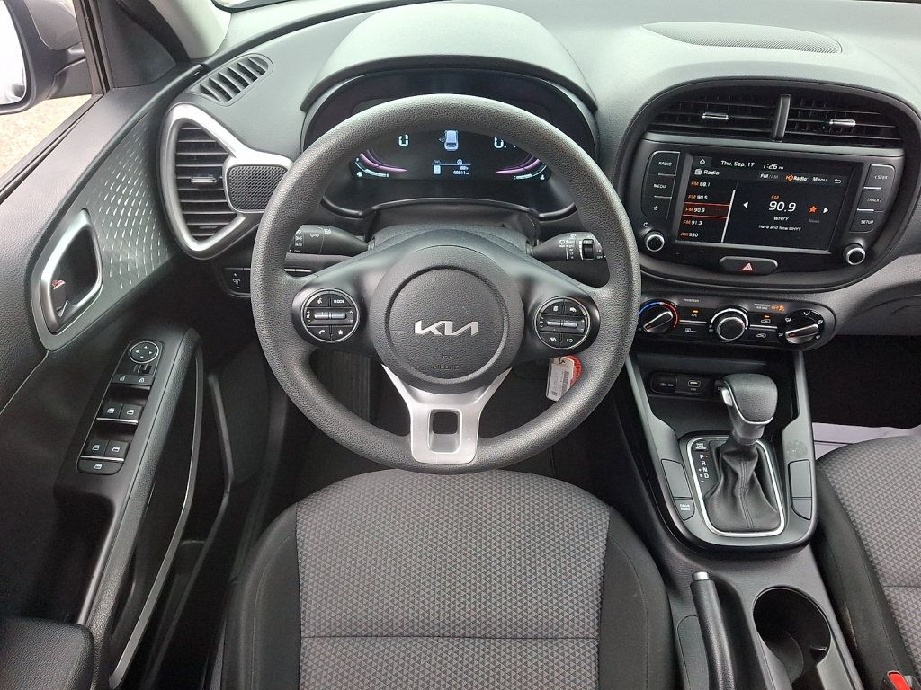 Used 2024 Kia Soul LX w/ Option Group 015 FWD image 27