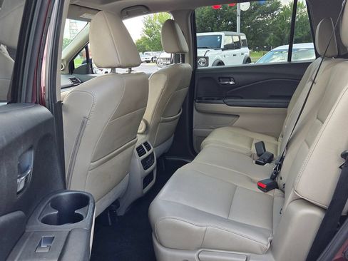 Used 2017 Honda Pilot EX-L image 4