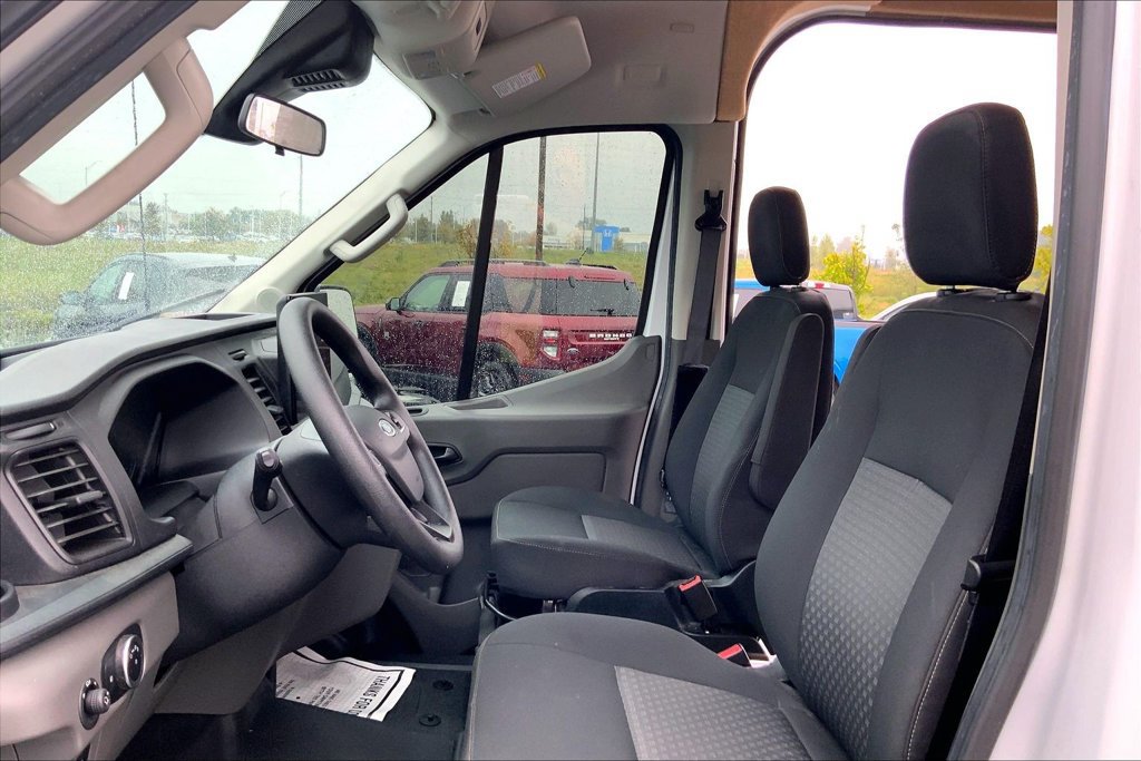 Used 2023 Ford E-Transit Medium Roof RWD image 9