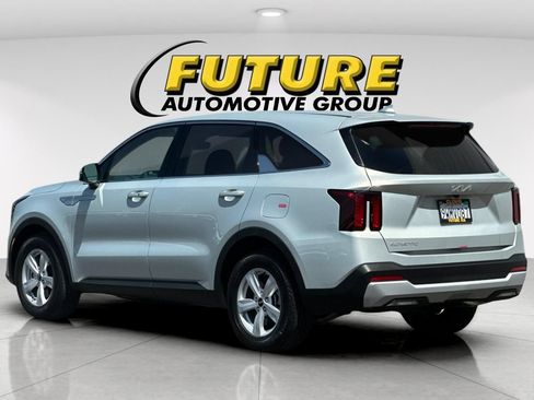 Certified 2026 Kia Sorento LX FWD image 6