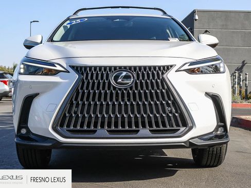 Used 2025 Lexus NX 250 FWD image 2