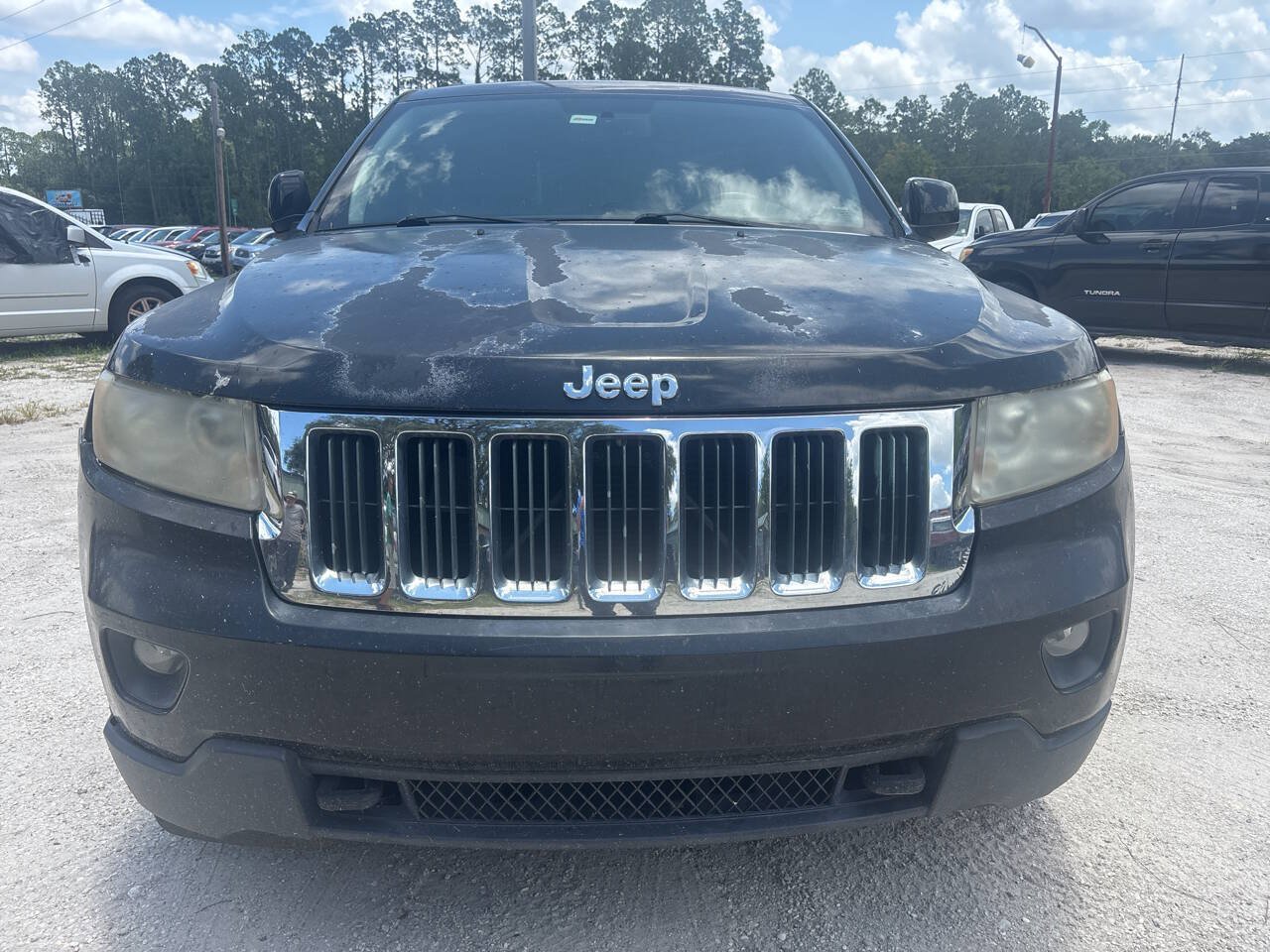 Used 2011 Jeep Grand Cherokee Laredo AWD/4WD image 2