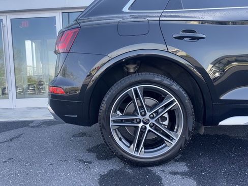 Certified 2025 Audi Q5 e Premium Plus image 5